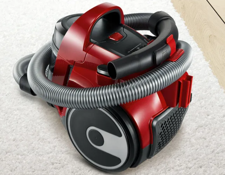 Easy, space-saving hose storage.